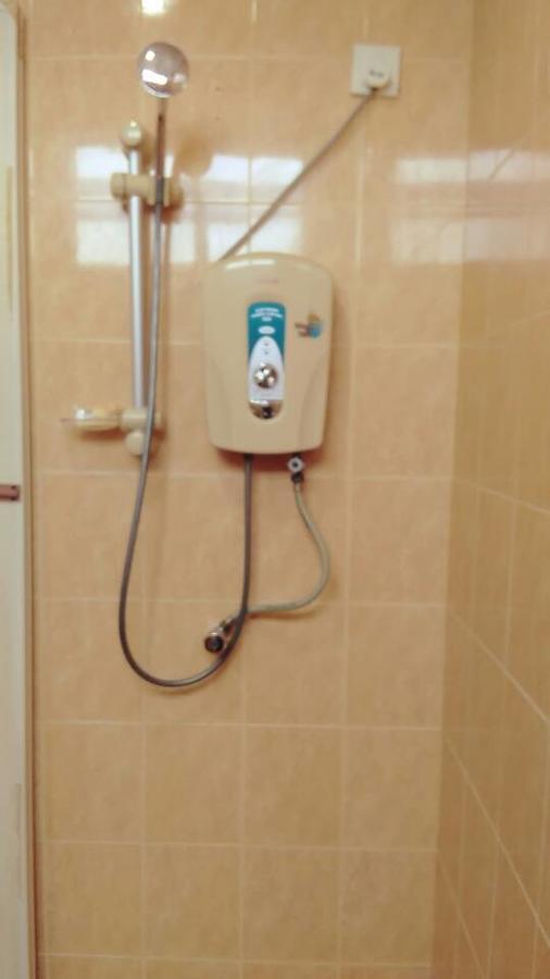 Hotel Ayu Villa Kangar Esterno foto